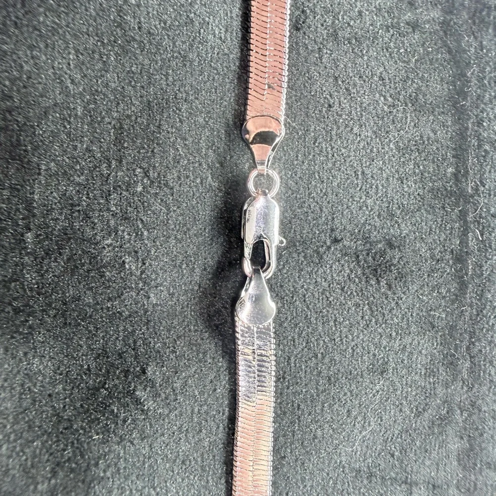 Petit Moments 20” Silver Herringbone Necklace